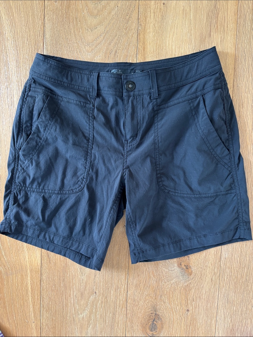 PrAna Revenna Ripstop Nylon Short Black 7” inseam size 4